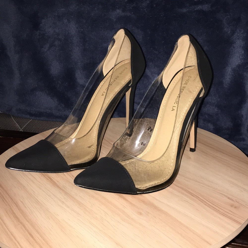 Pointy toe pumps